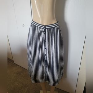 H&M mixi skirt size 6